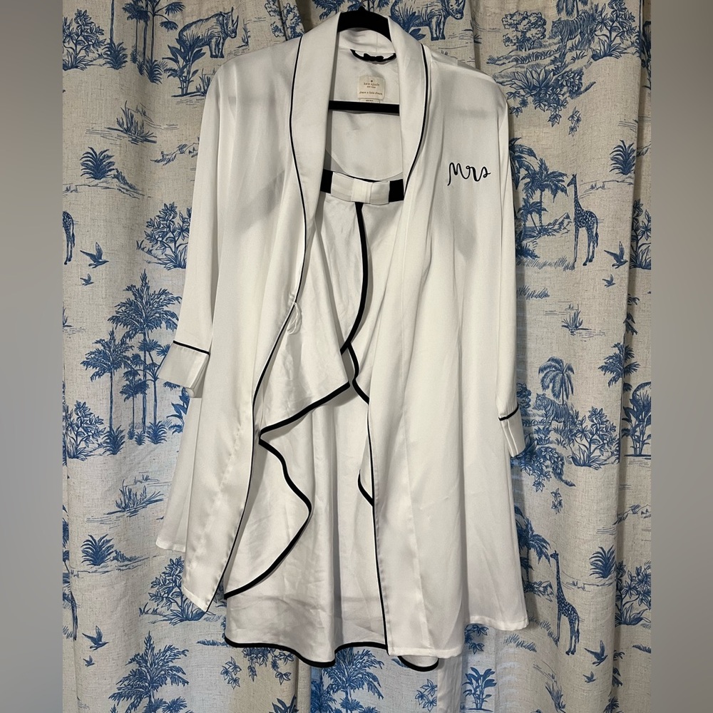 Kate Spade ivory/navy “Mrs” sleep set XS/S (runs large)